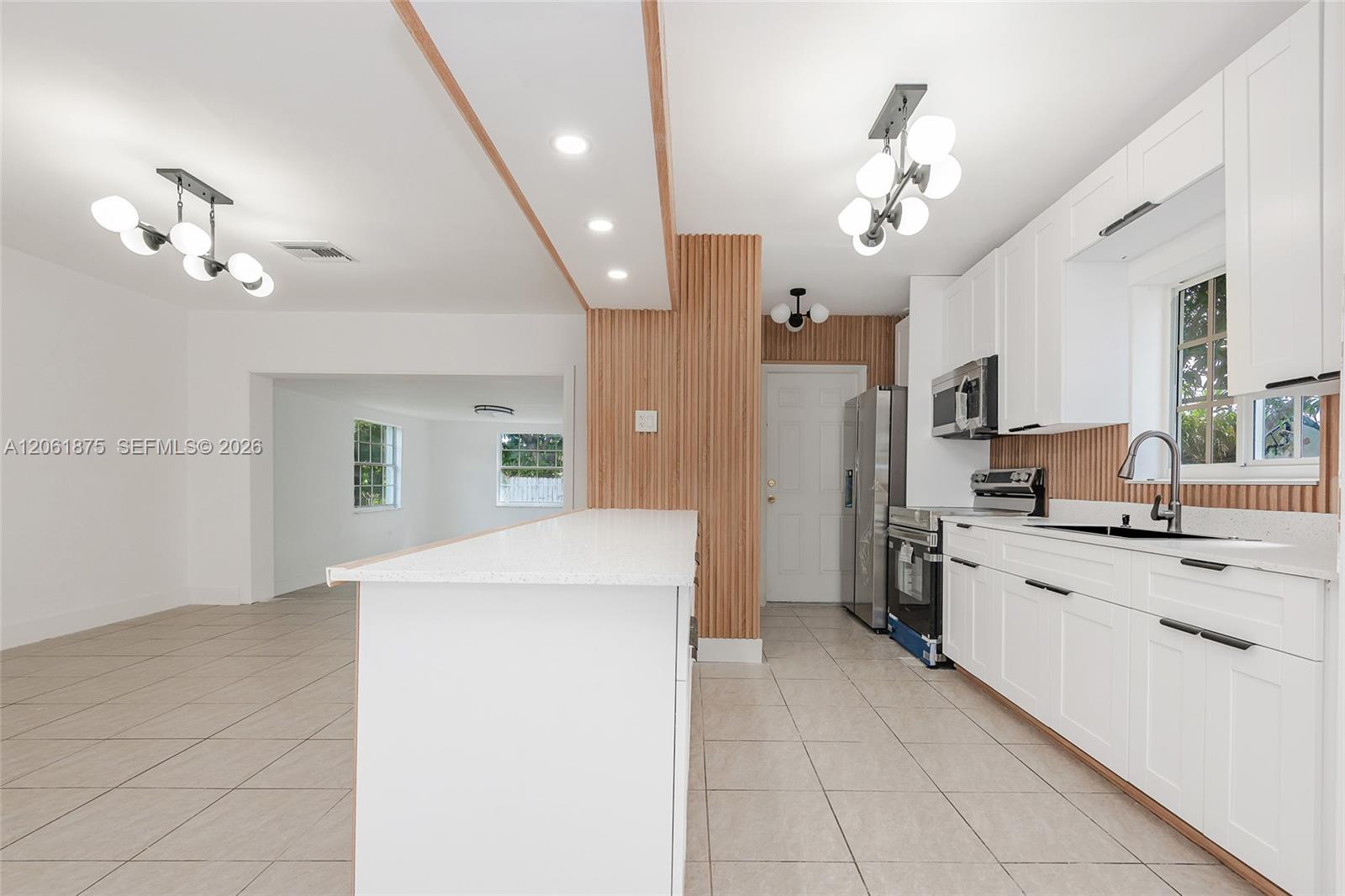 998 W 68th Street