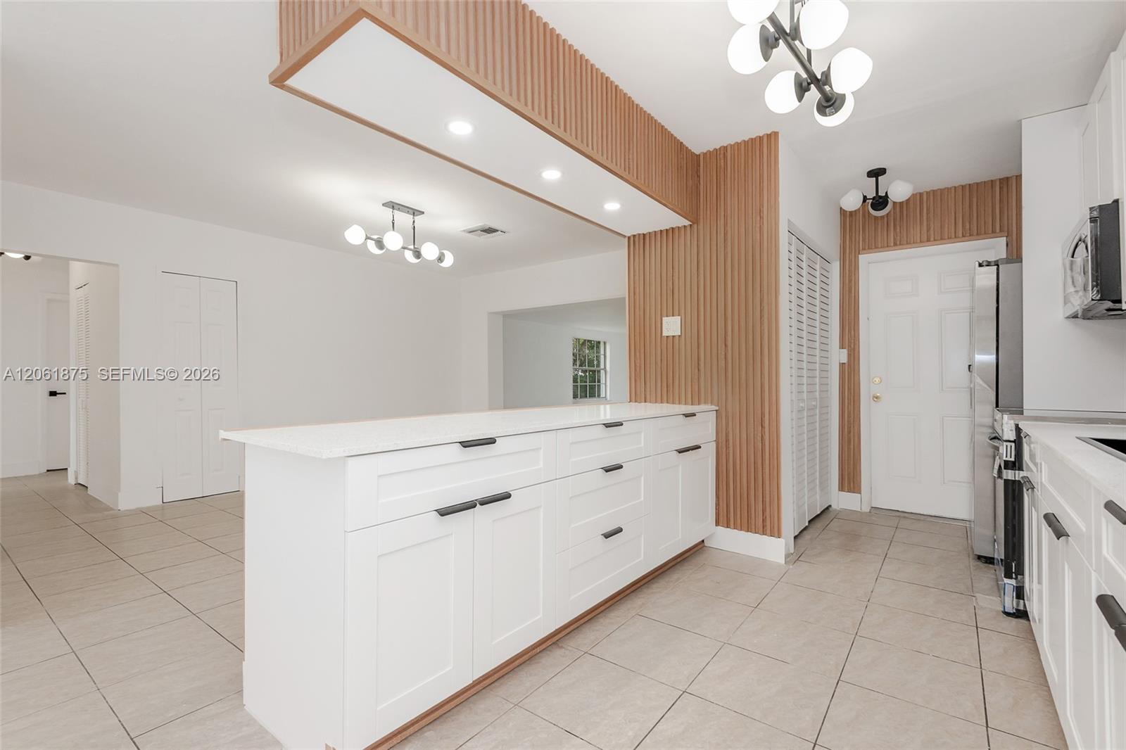 998 W 68th Street