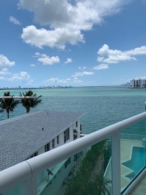 2000 Bay Drive gallery image #12
