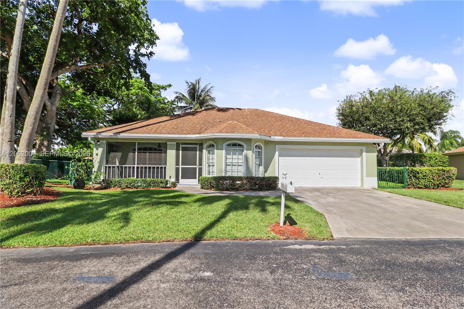 572 SE 18th Drive