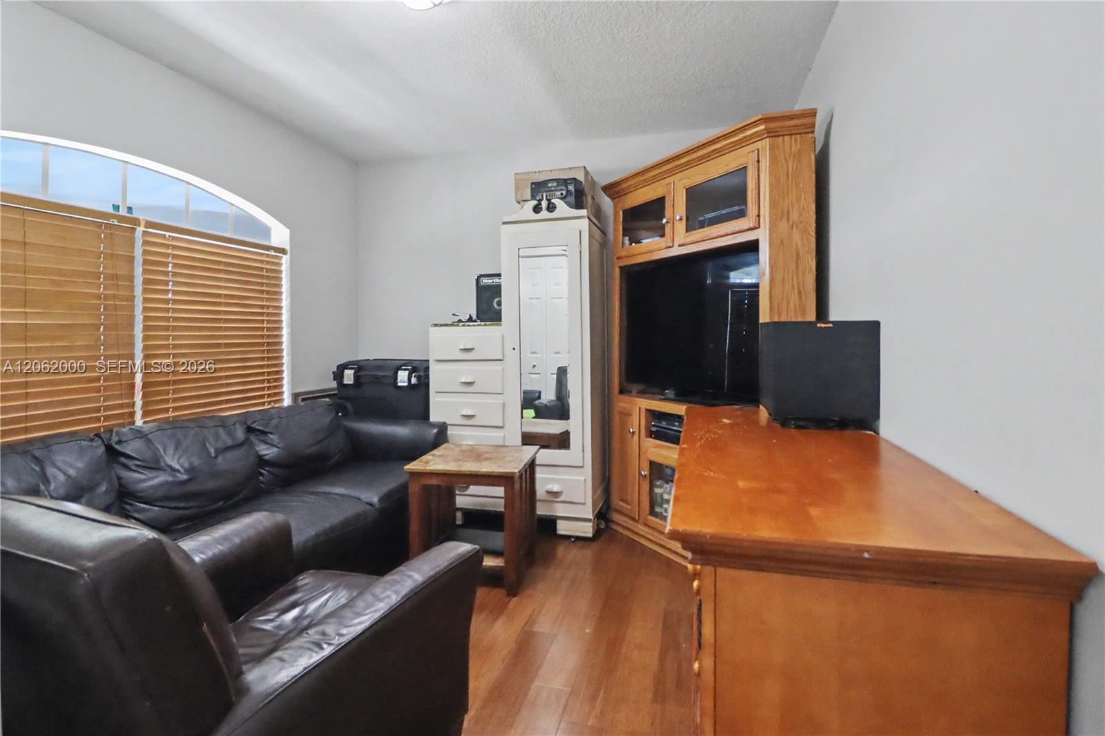 572 SE 18th Drive