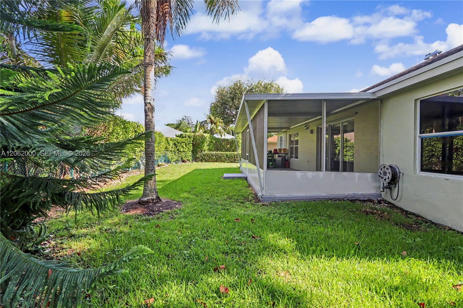 572 SE 18th Drive