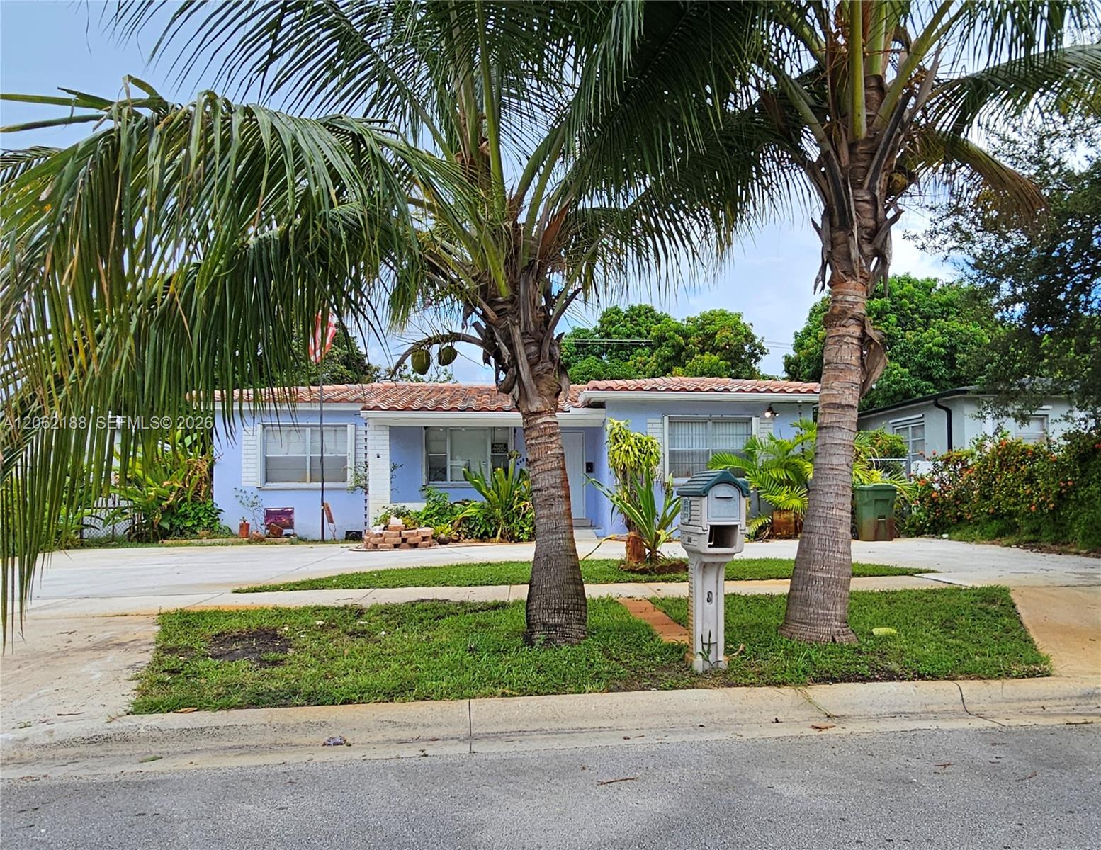 648 E 28th Street