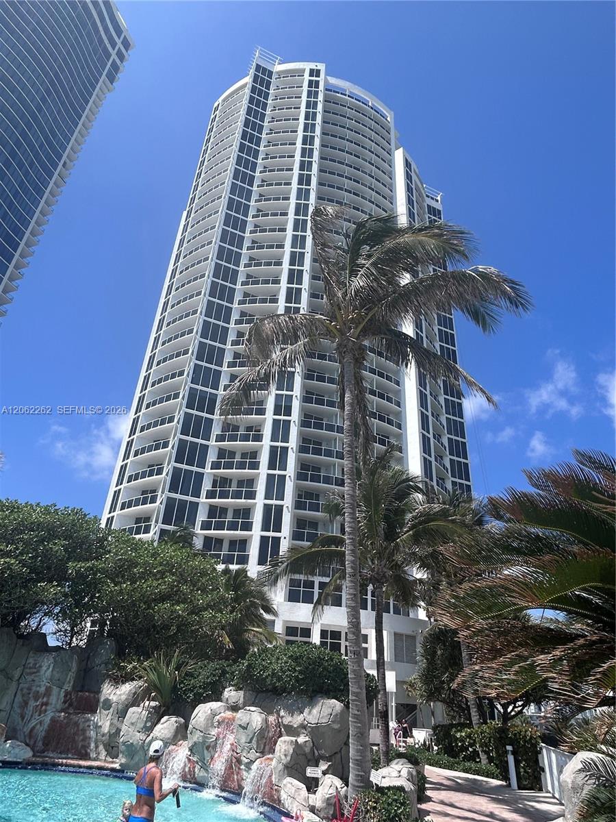 18001 Collins Avenue