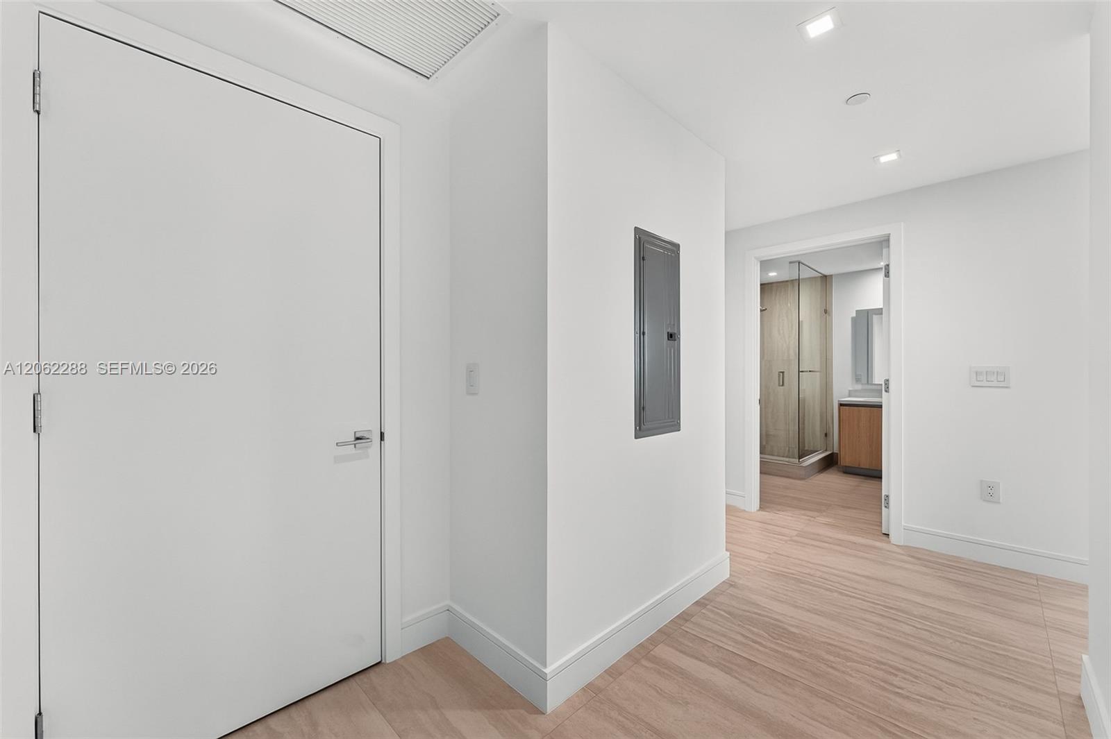 2411 Laguna Circle