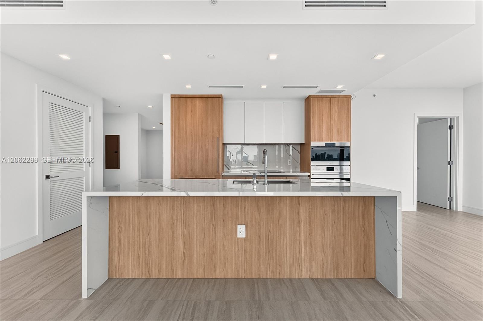 2411 Laguna Circle