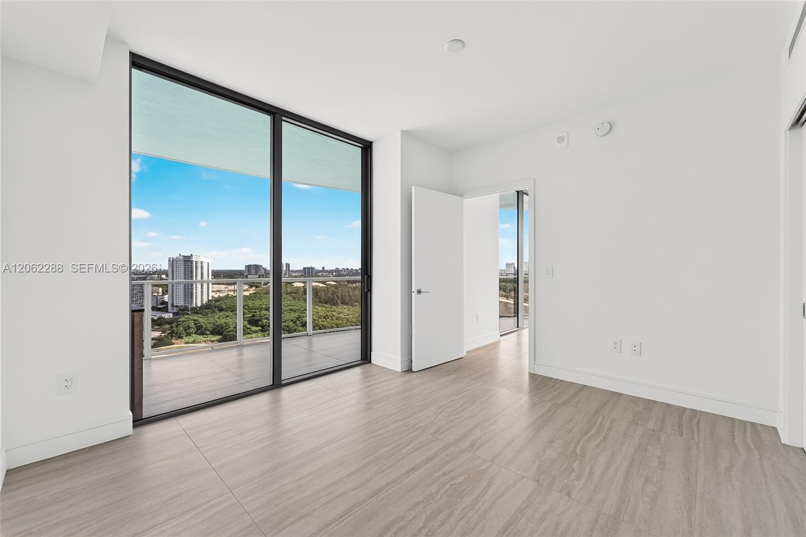 2411 Laguna Circle