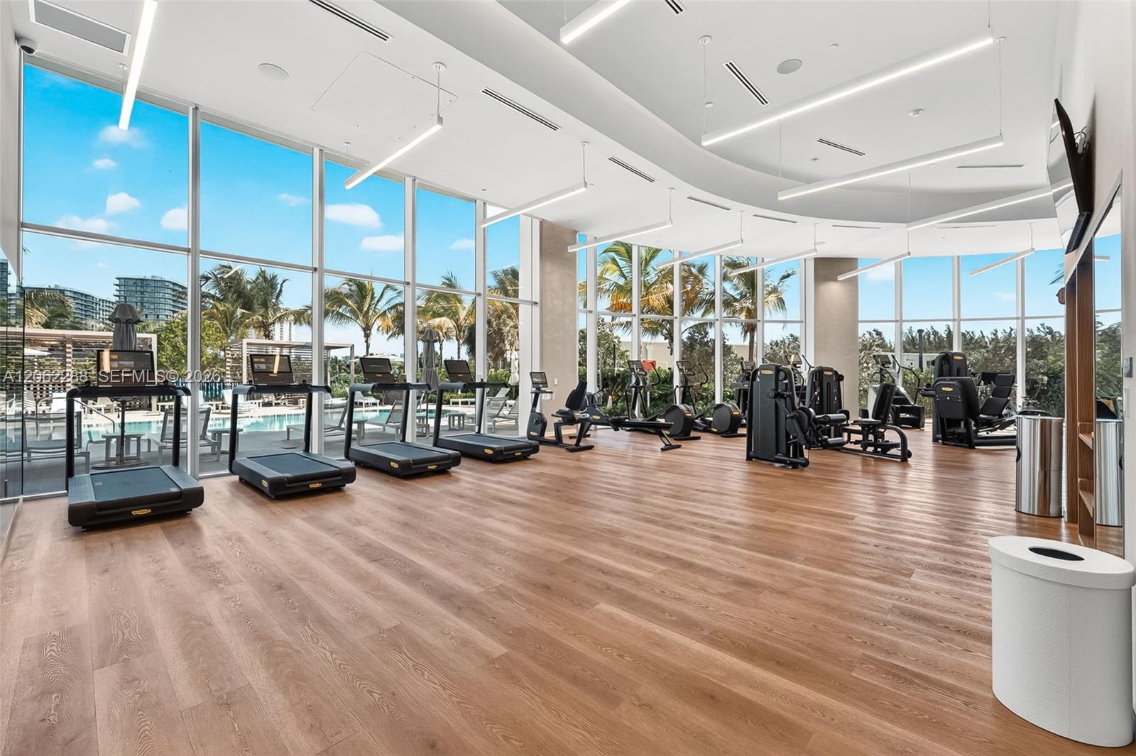 2411 Laguna Circle