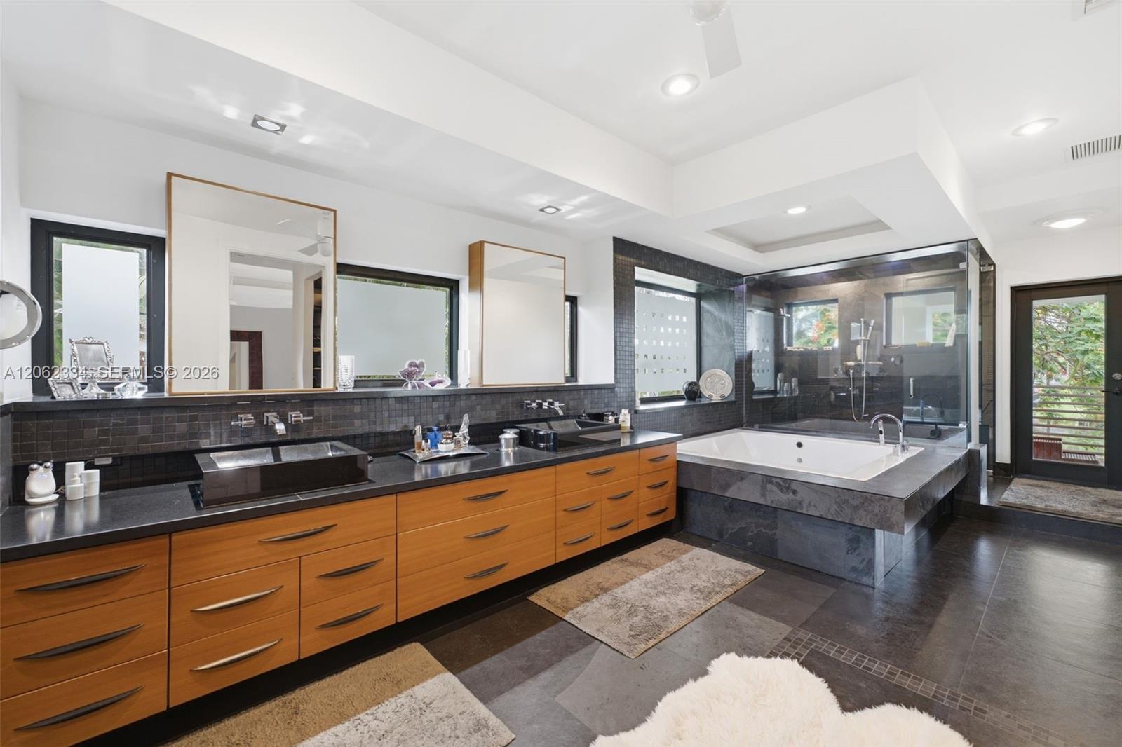 10708 Indian Trail