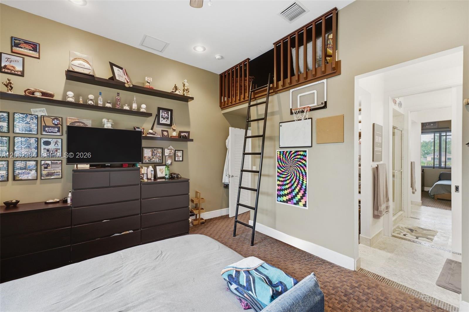 10708 Indian Trail