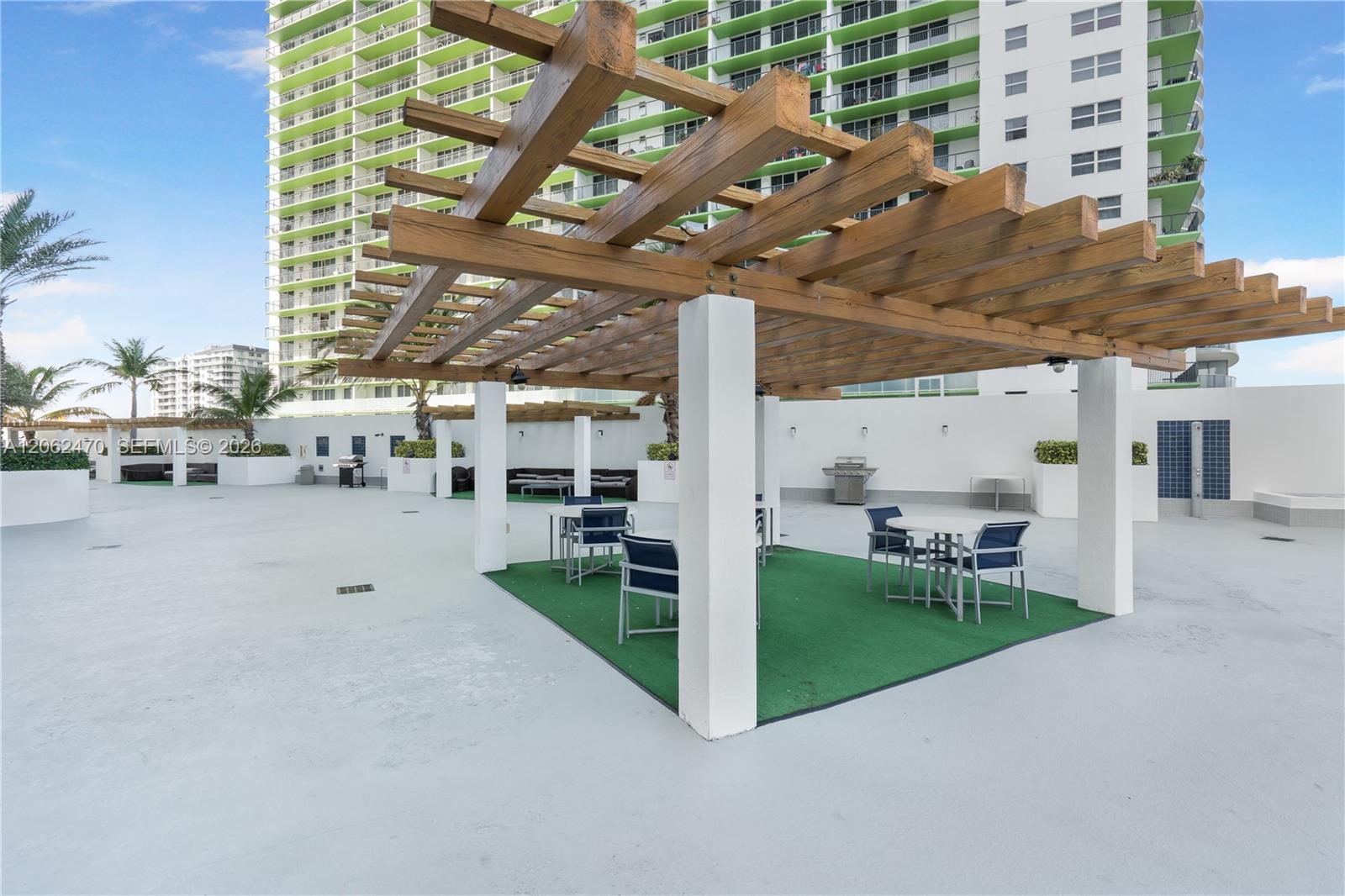 1750 N Bayshore Drive