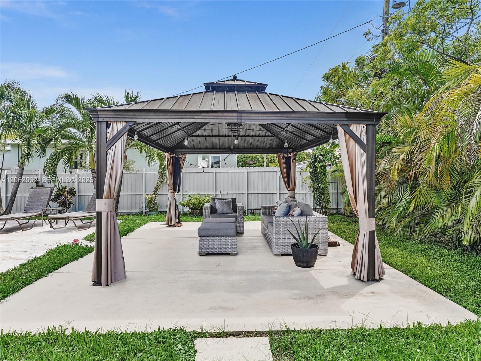 2401 SW 83rd Avenue