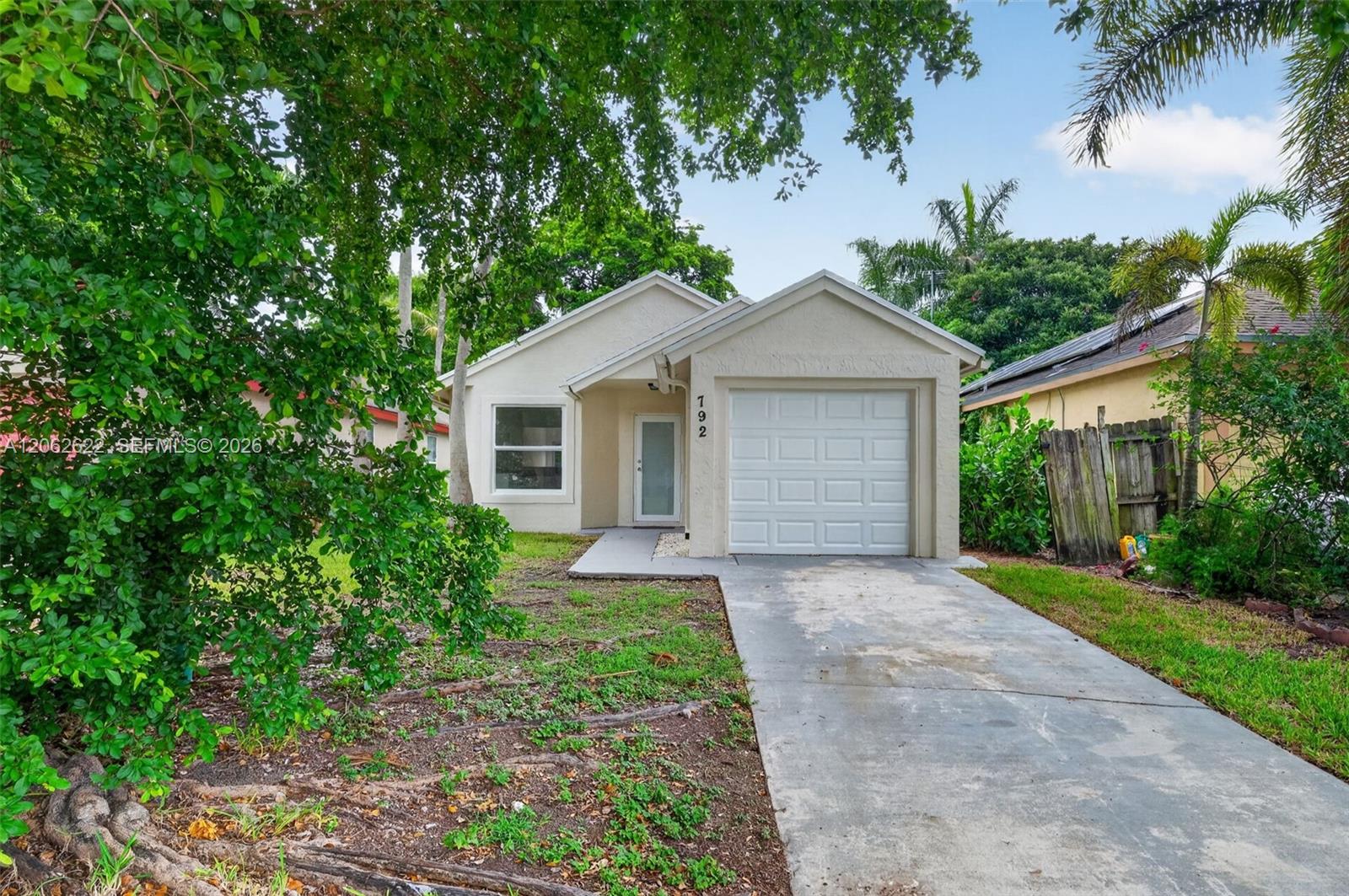 792 SW 9th Street