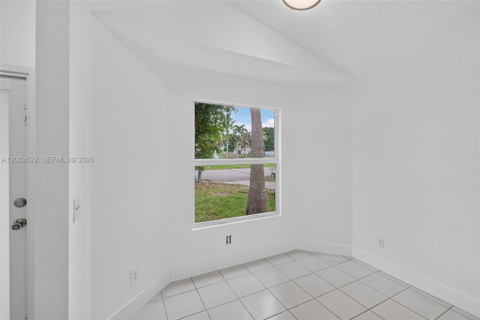 792 SW 9th Street