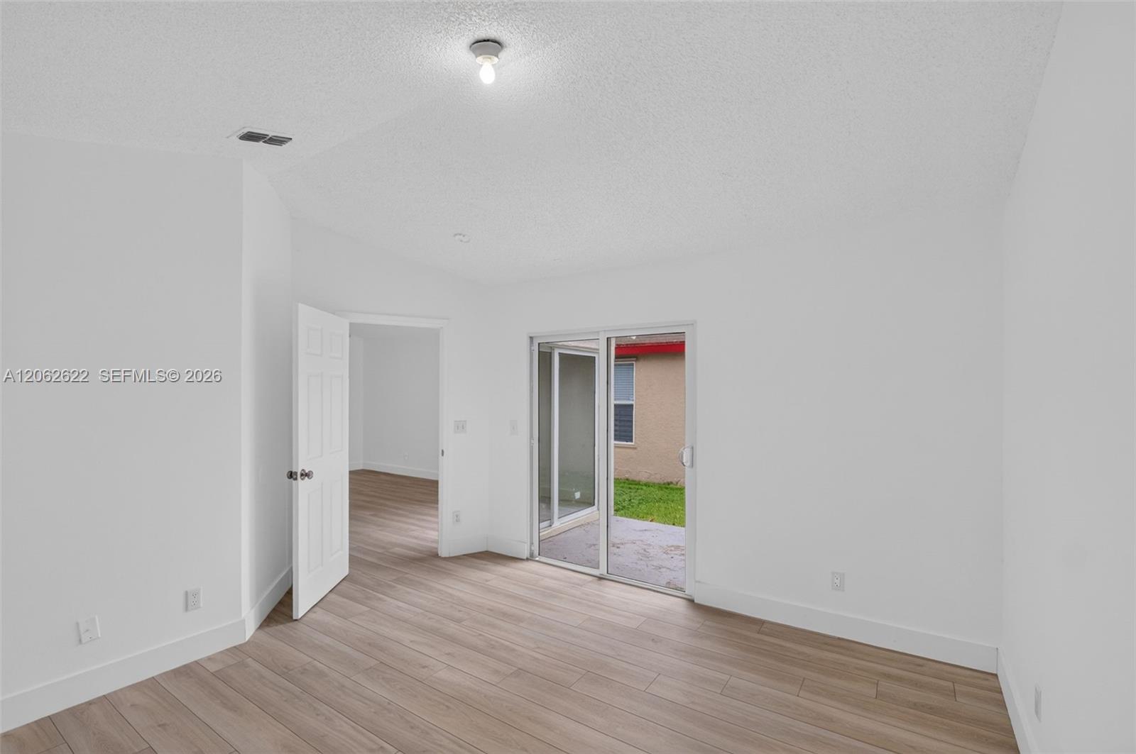 792 SW 9th Street