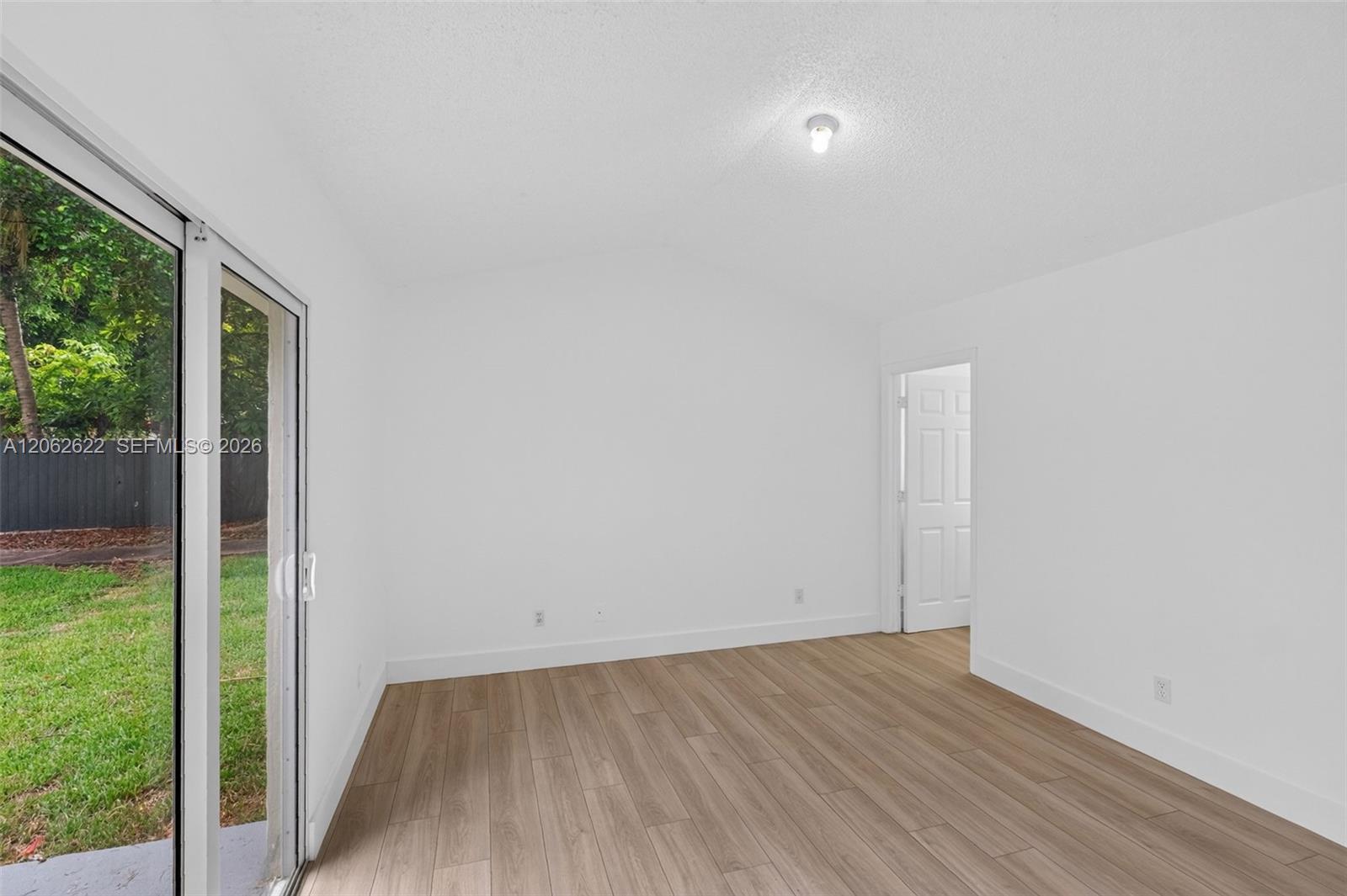 792 SW 9th Street