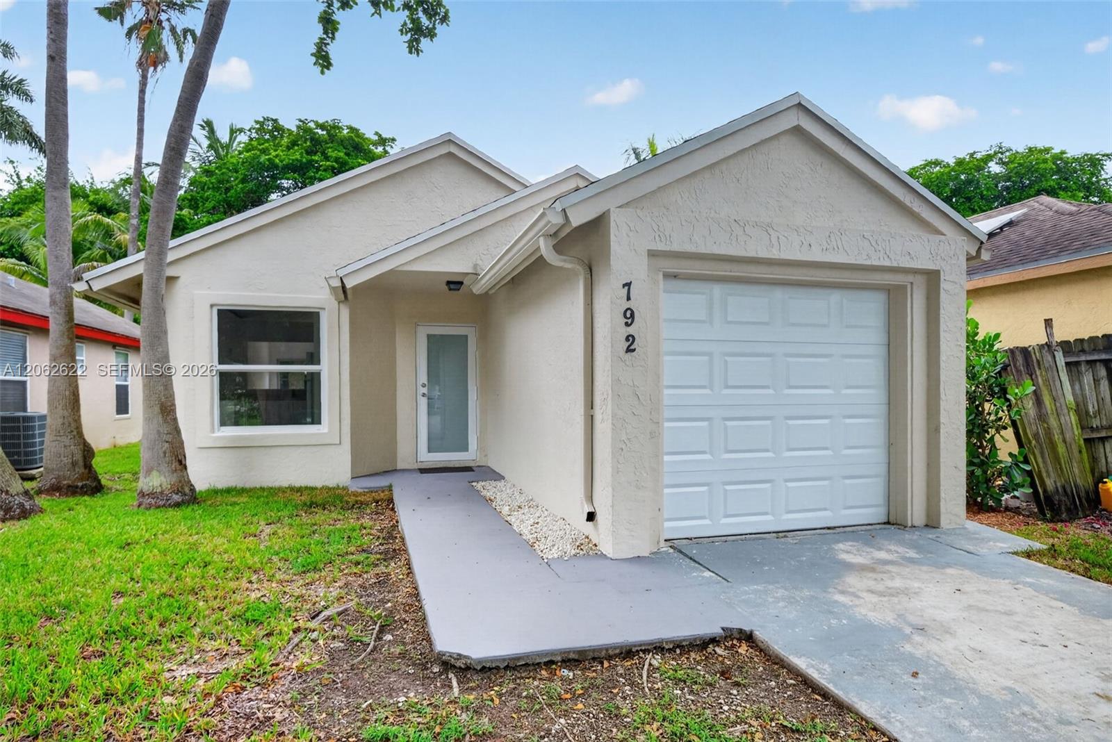 792 SW 9th Street