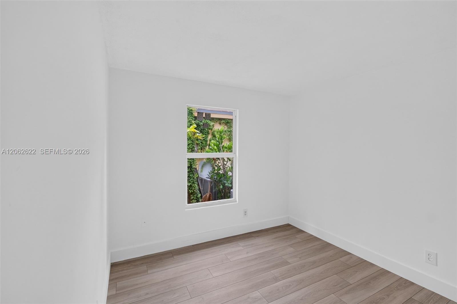 792 SW 9th Street