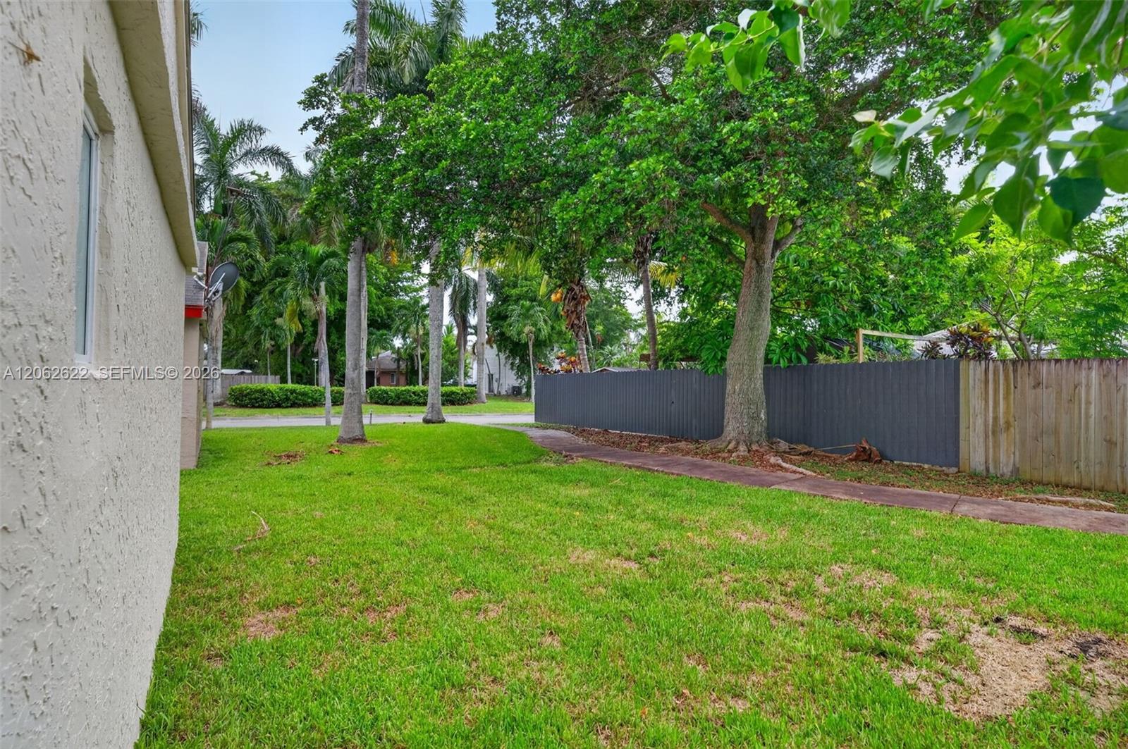792 SW 9th Street