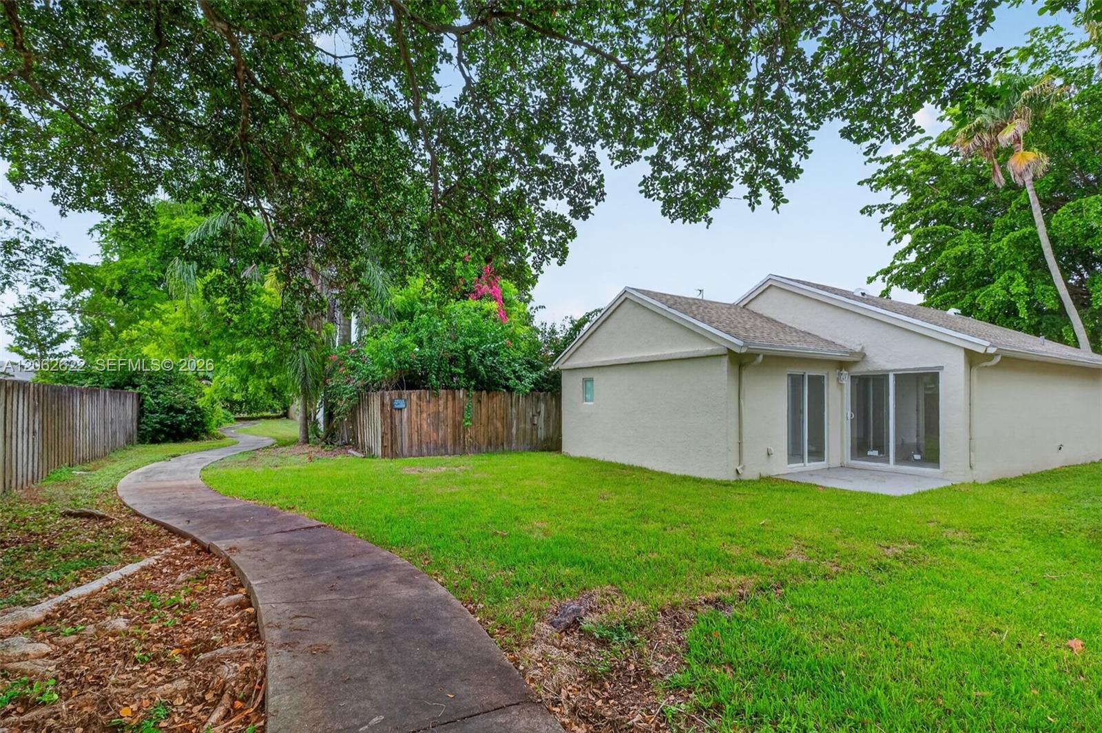 792 SW 9th Street