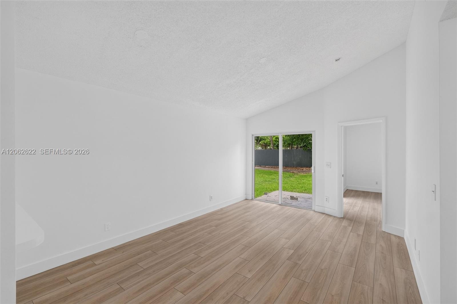 792 SW 9th Street