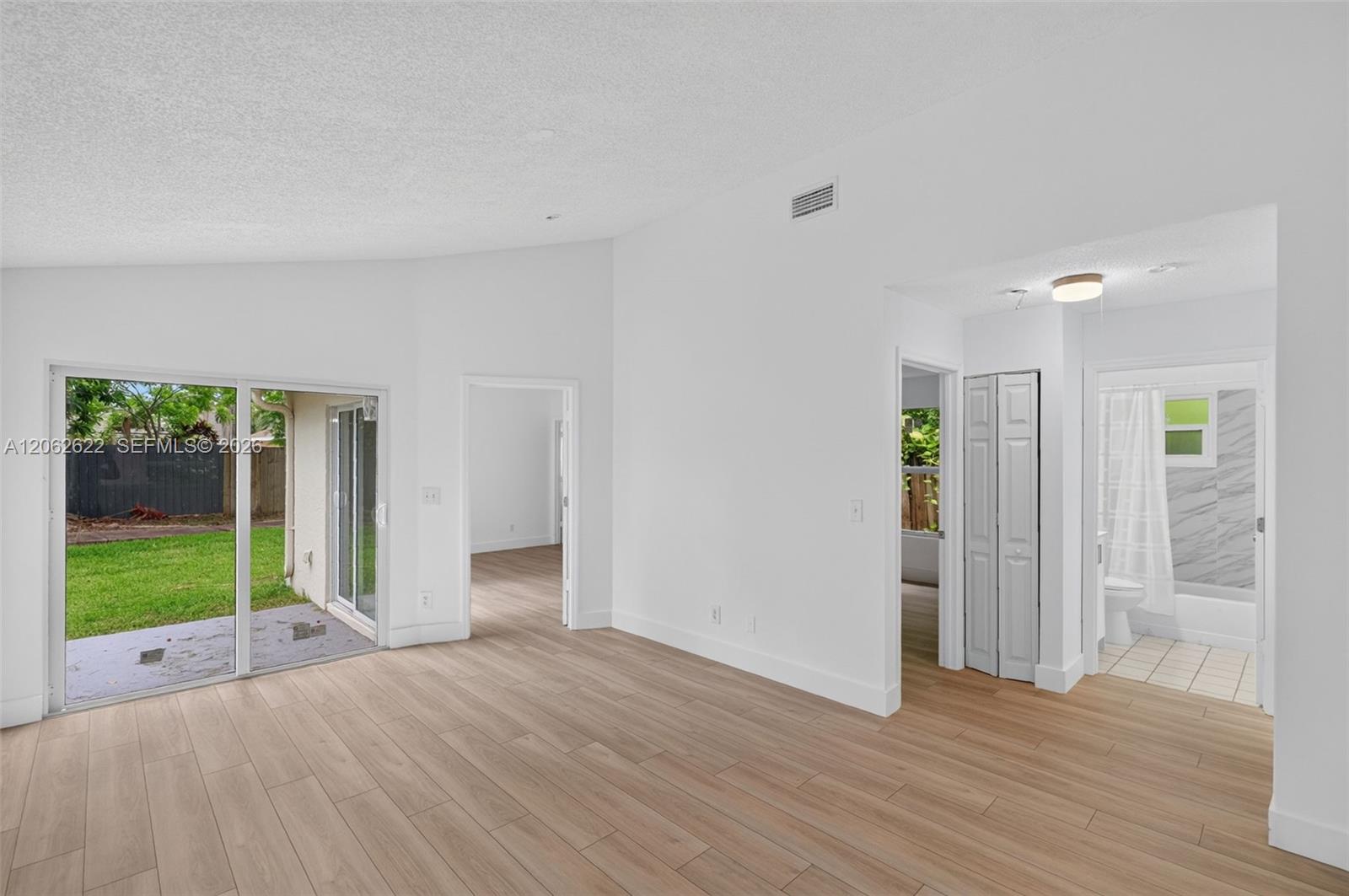 792 SW 9th Street
