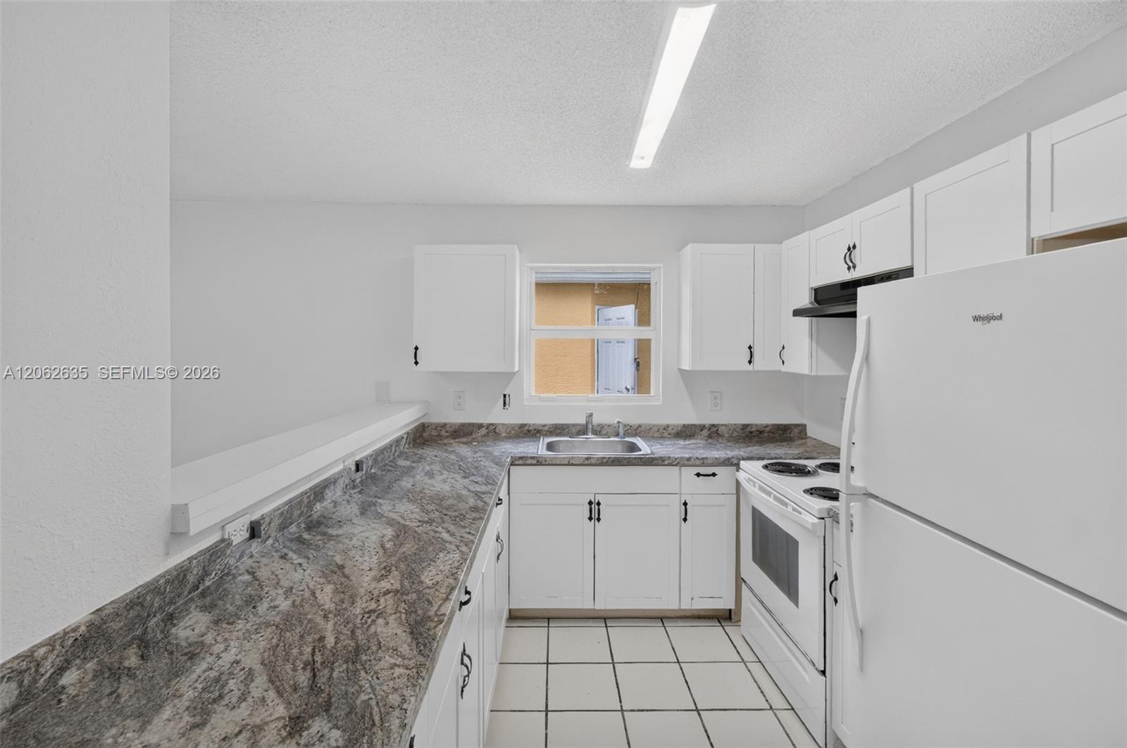 744 SW 9th Street