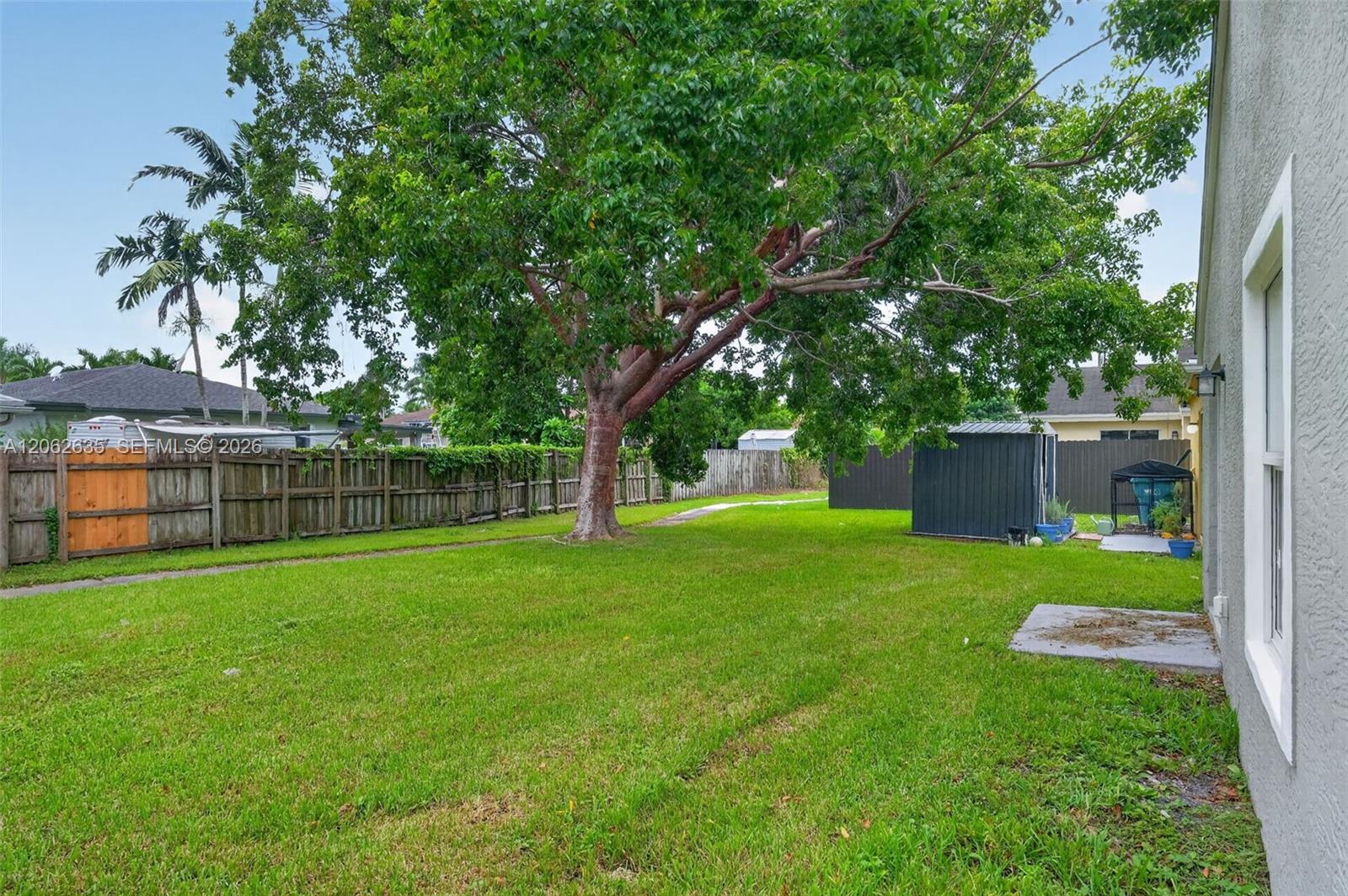744 SW 9th Street