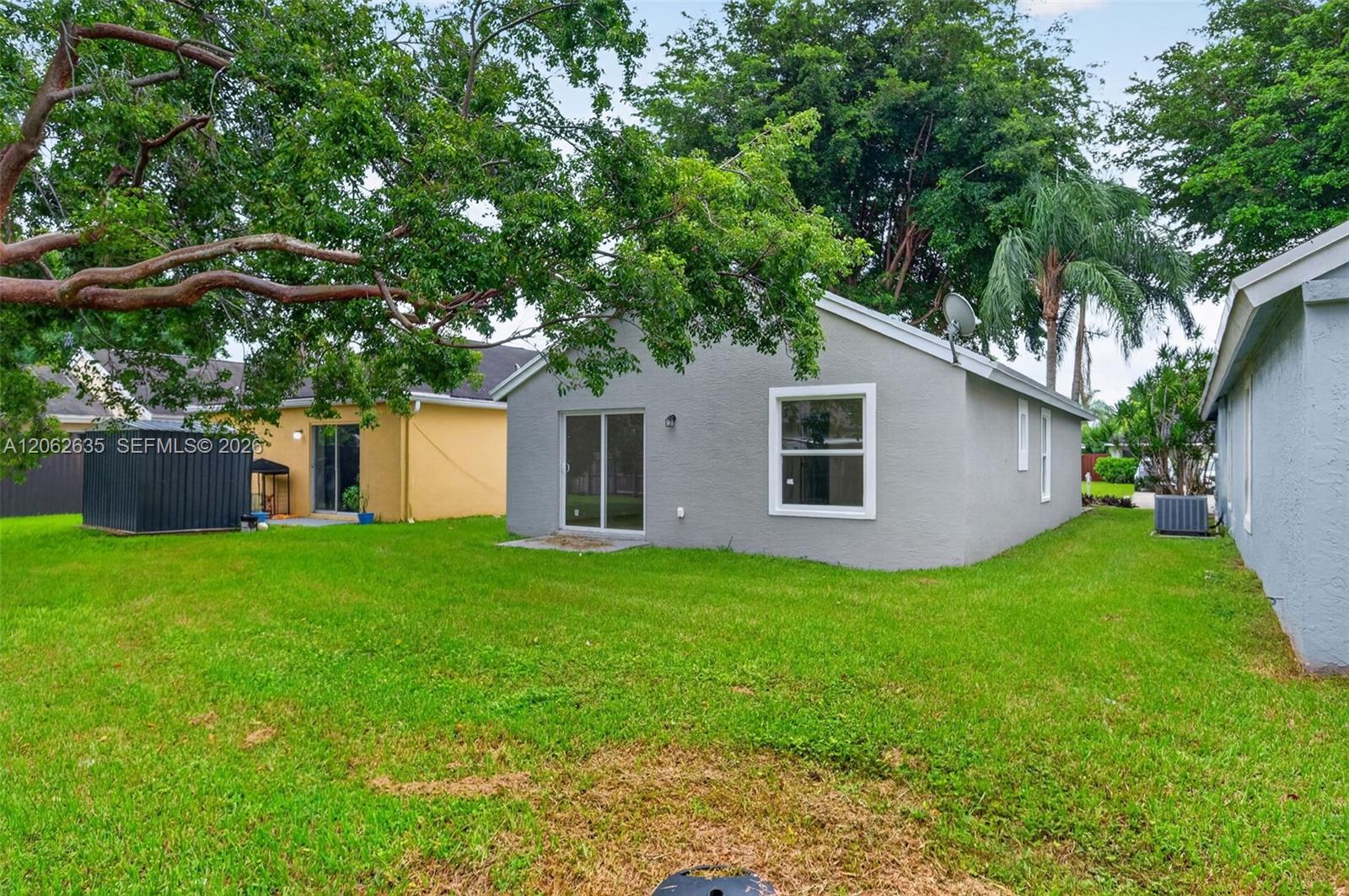 744 SW 9th Street
