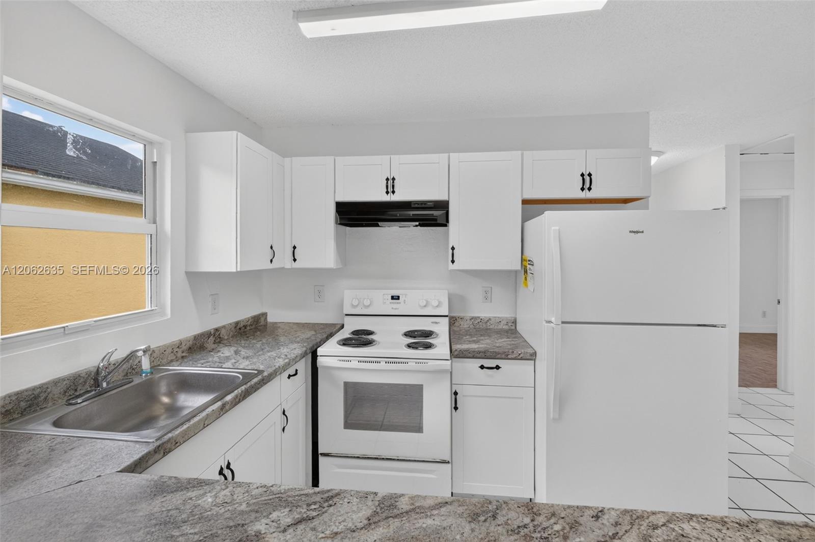 744 SW 9th Street