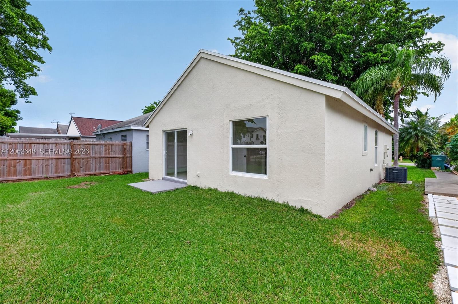731 SW 10th Street