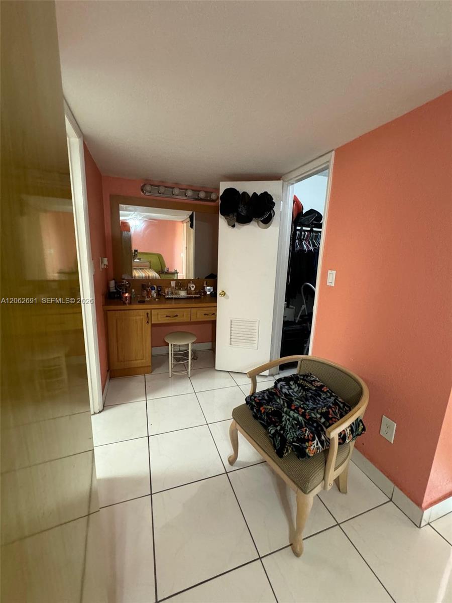 9240 Fontainebleau Boulevard