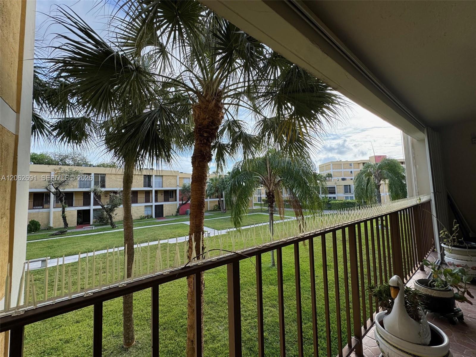 9240 Fontainebleau Boulevard