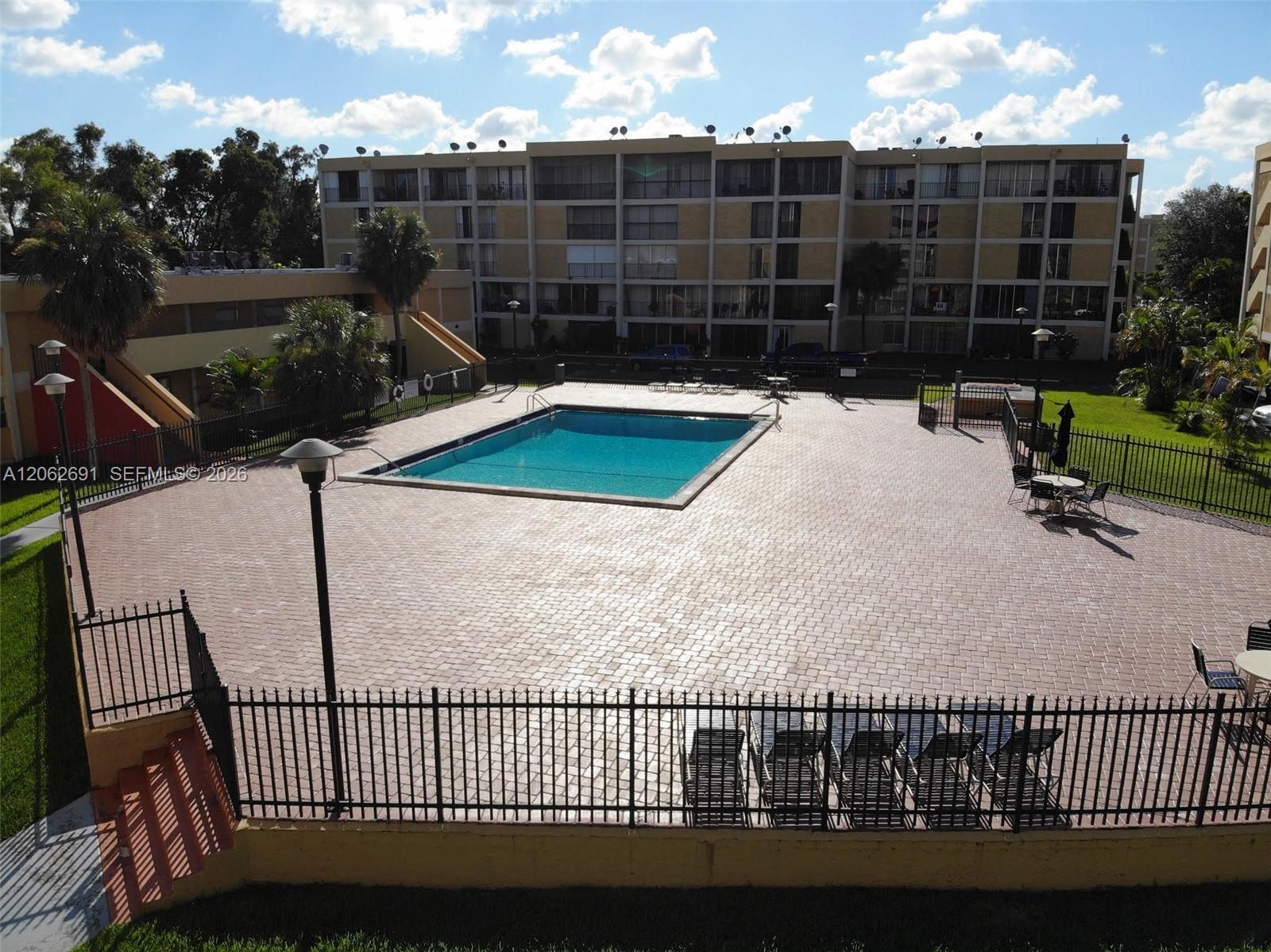 9240 Fontainebleau Boulevard
