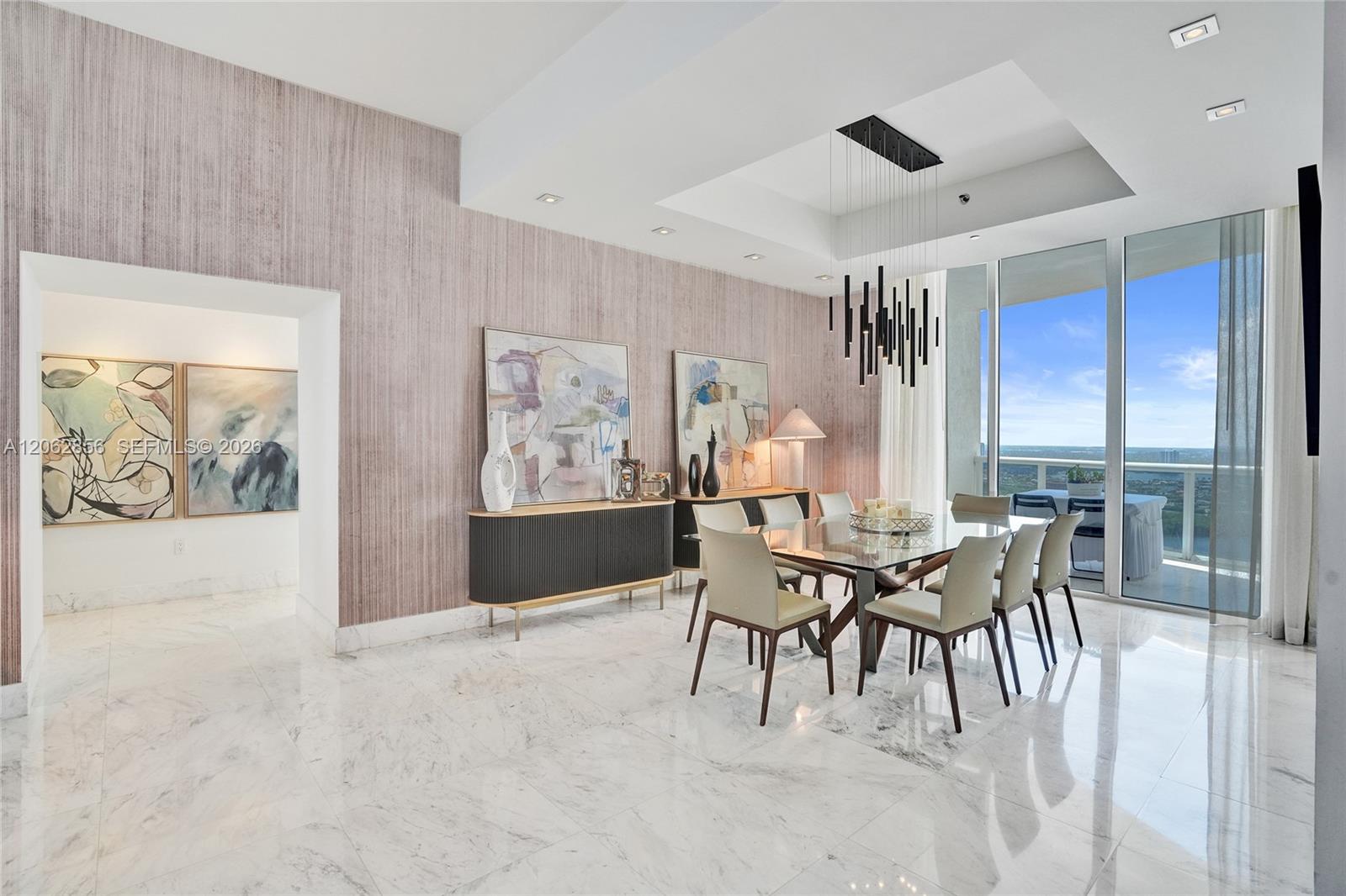 16001 Collins Avenue