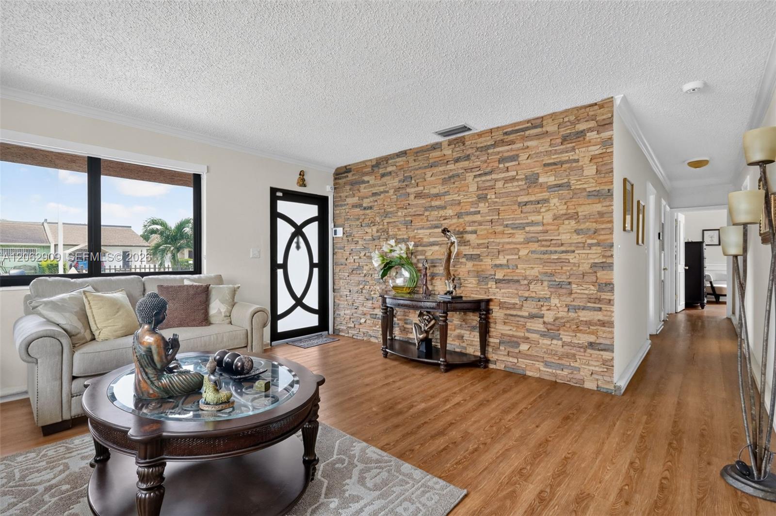 910 W 37th Street