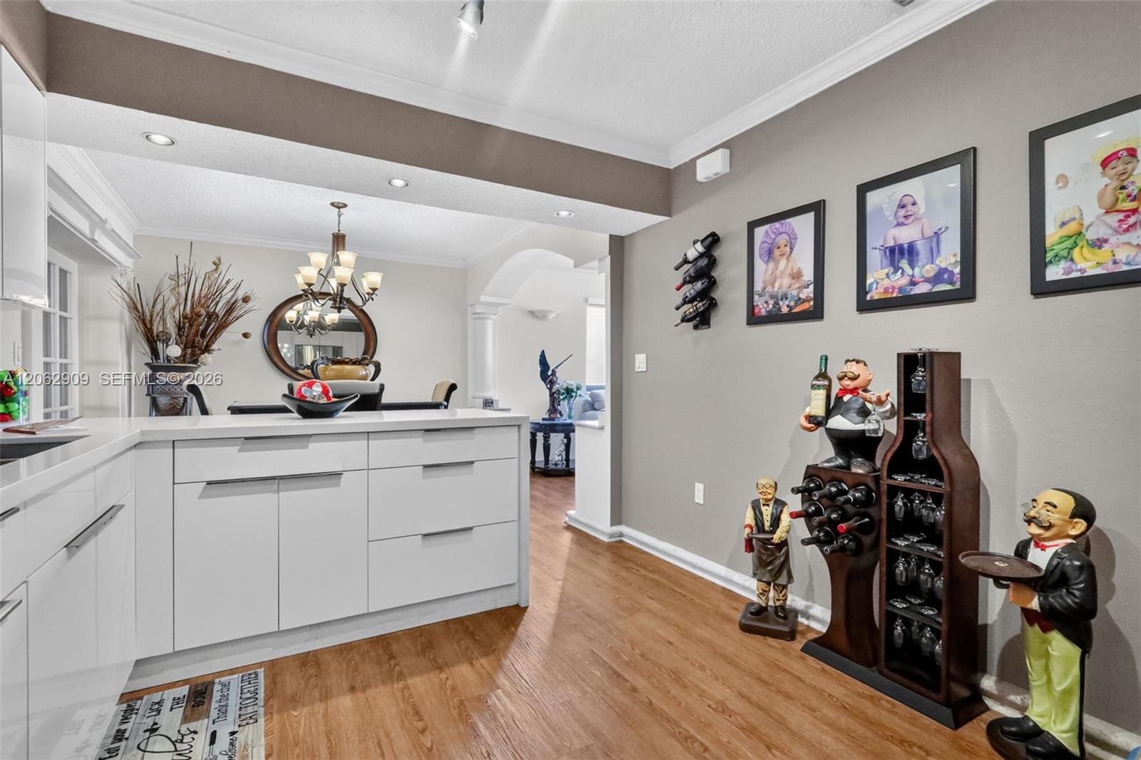 910 W 37th Street