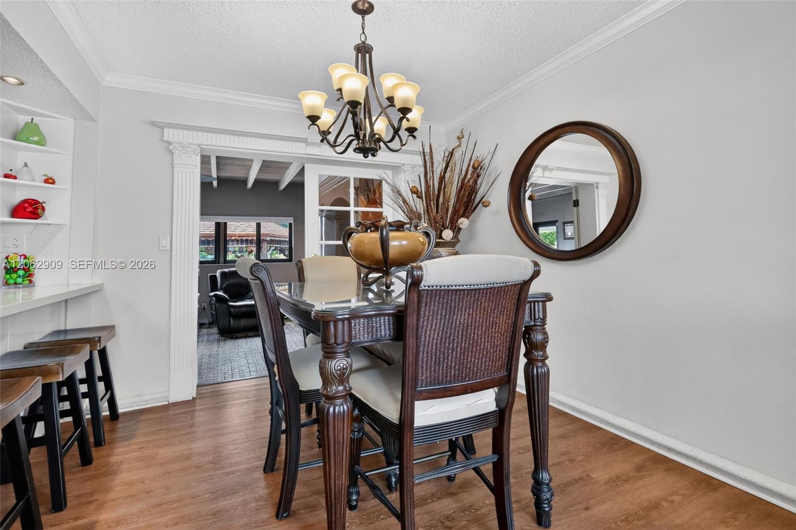 910 W 37th Street