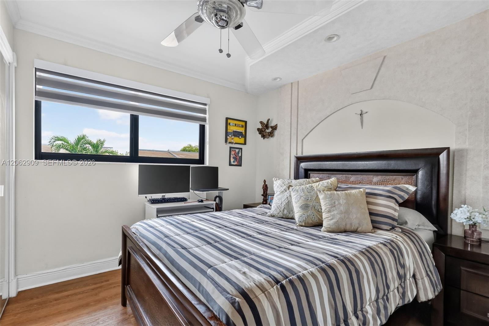 910 W 37th Street