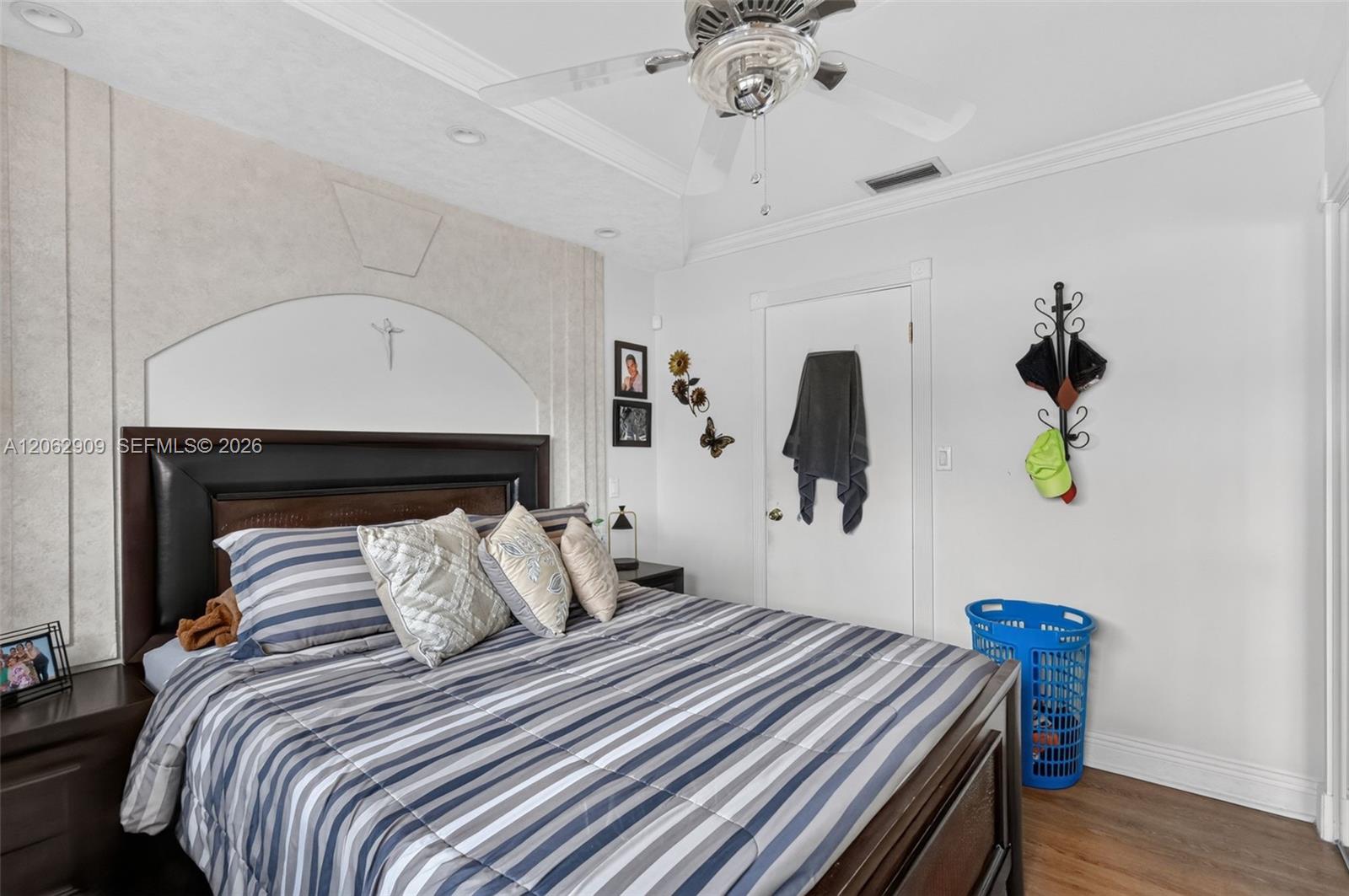 910 W 37th Street