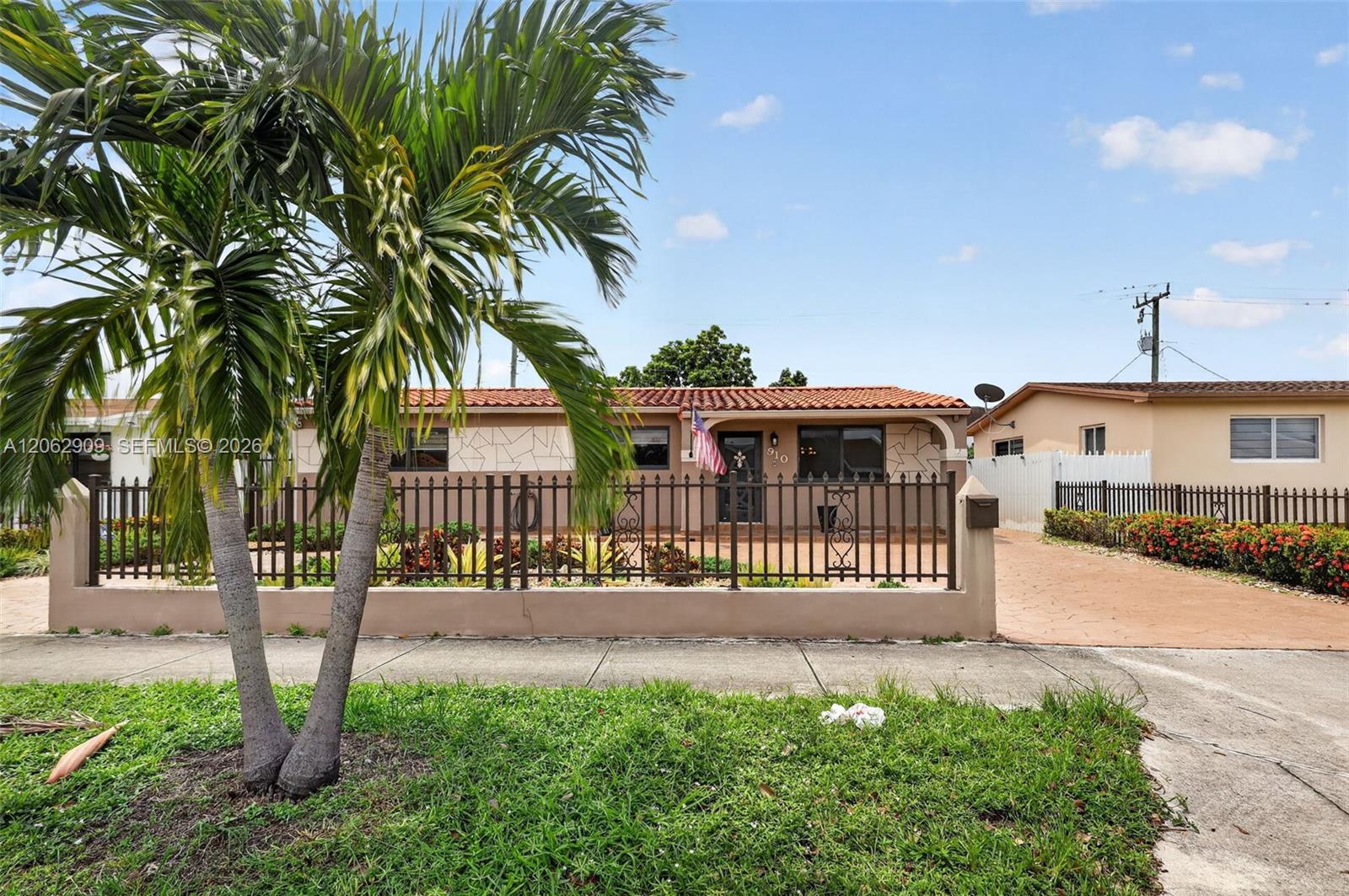 910 W 37th Street