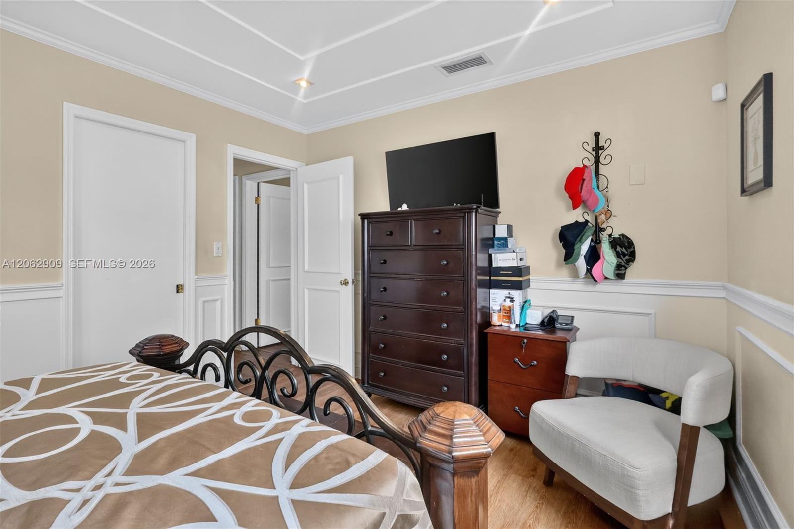 910 W 37th Street