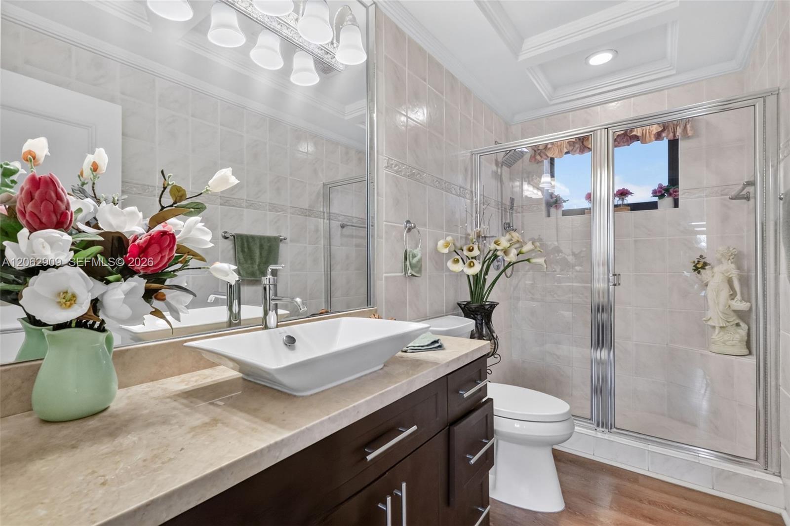 910 W 37th Street
