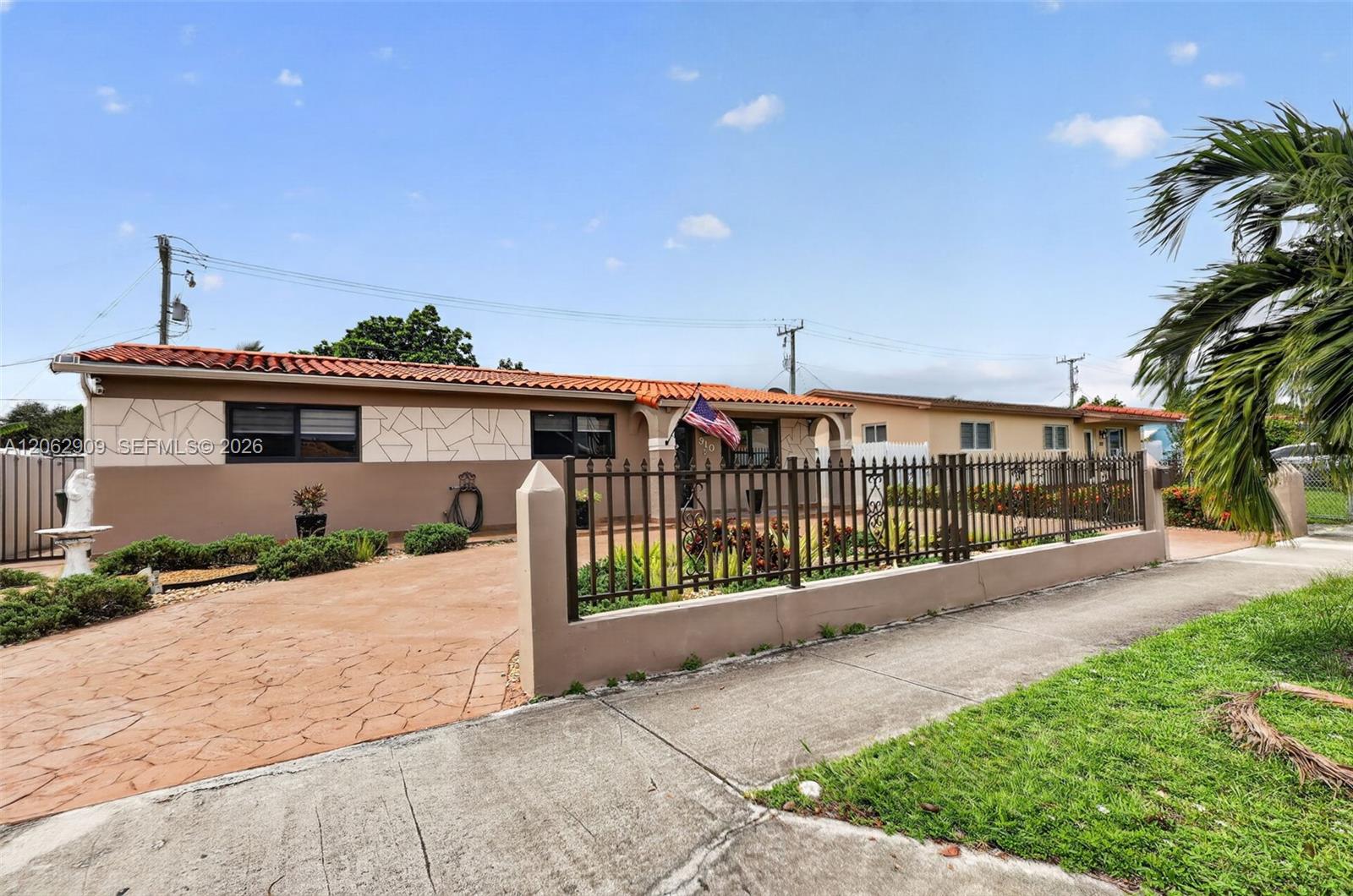 910 W 37th Street