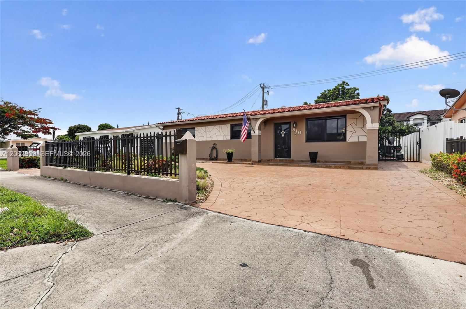 910 W 37th Street