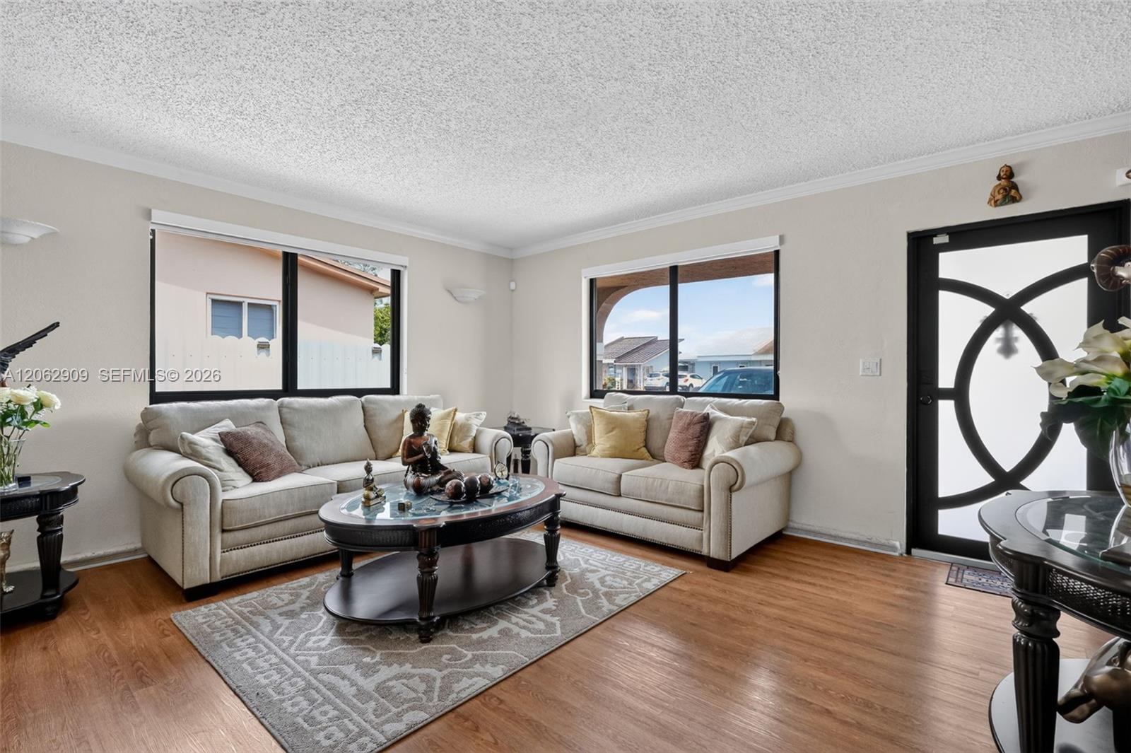 910 W 37th Street