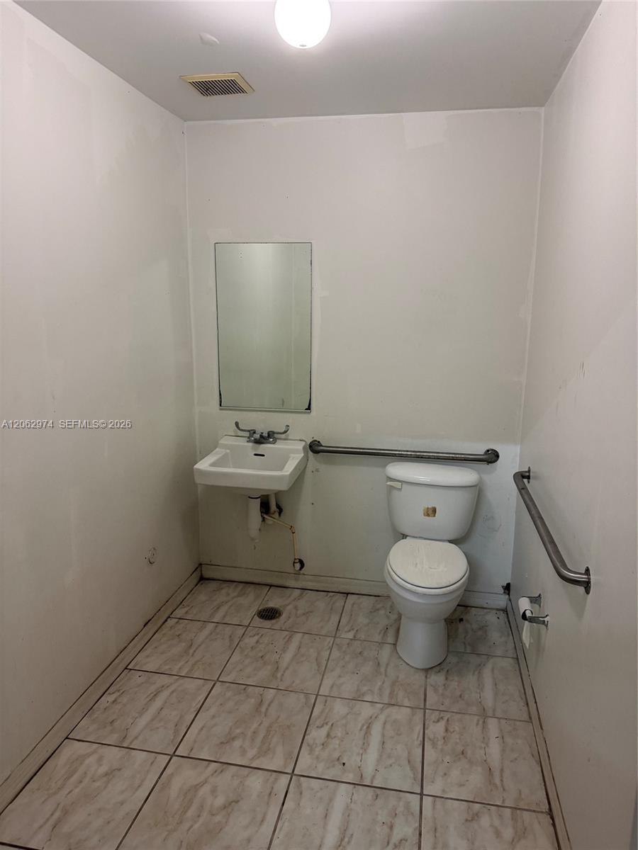 2205 W 80th Street