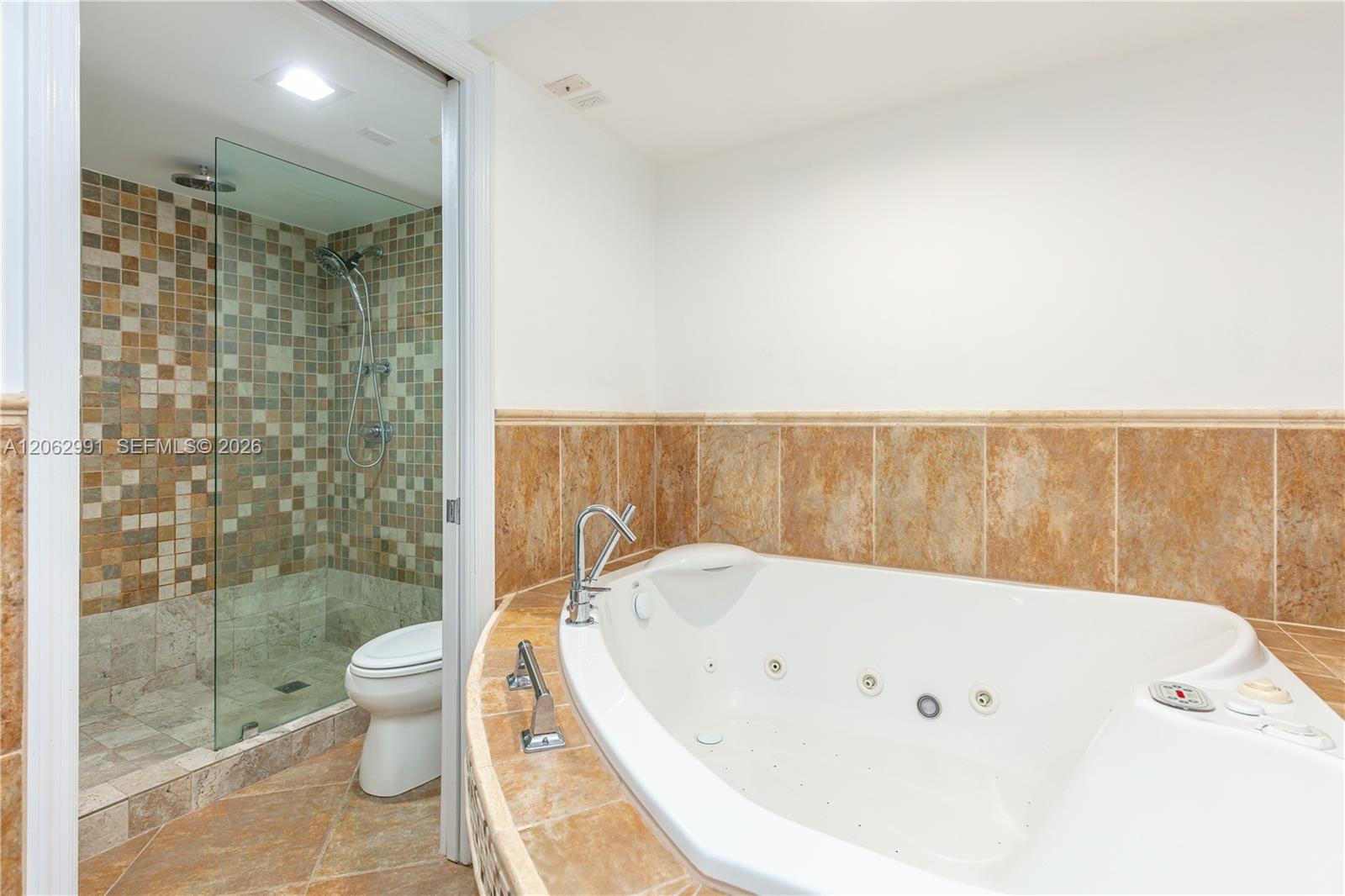 3500 Mystic Pointe Drive