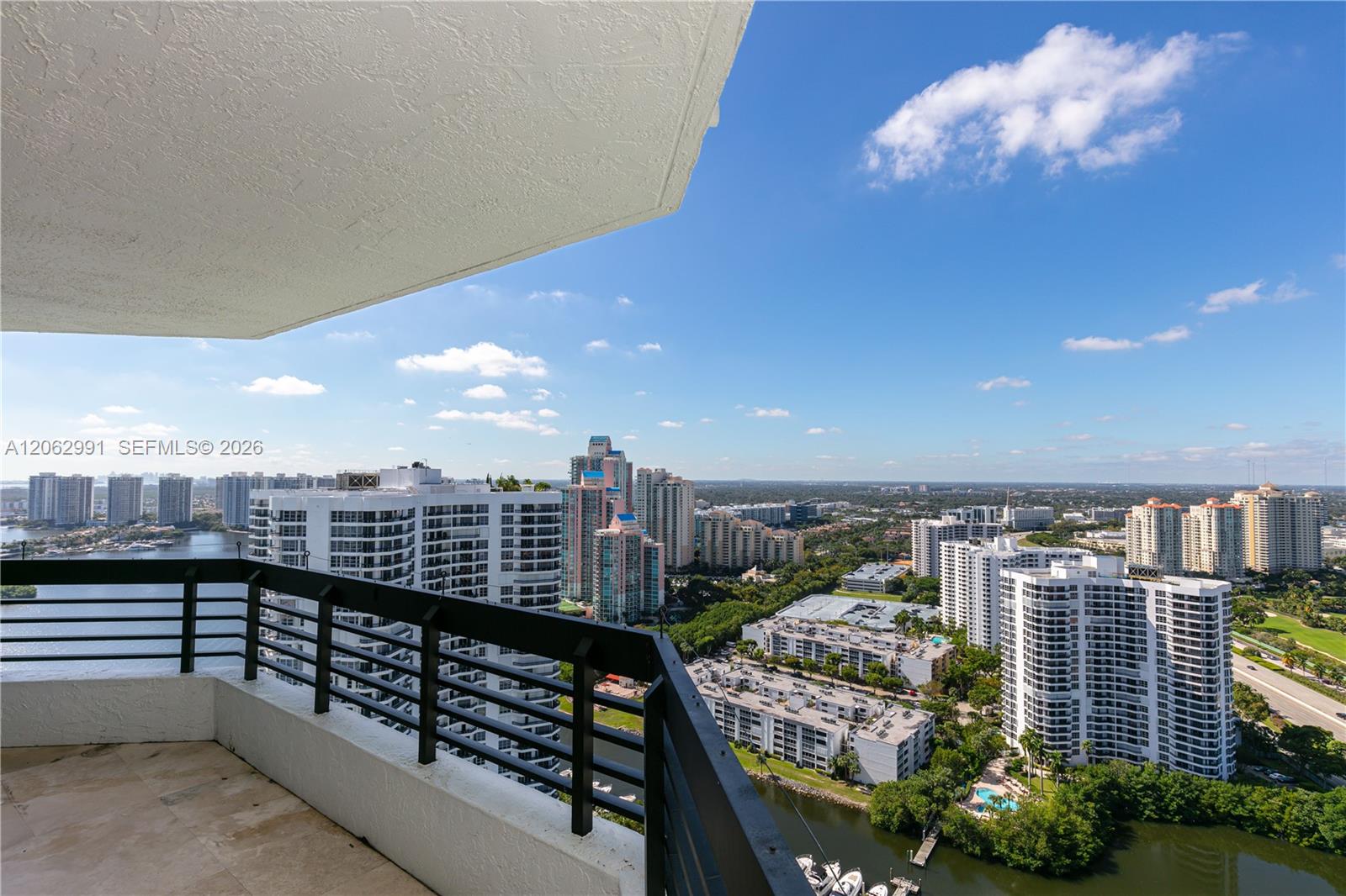 3500 Mystic Pointe Drive