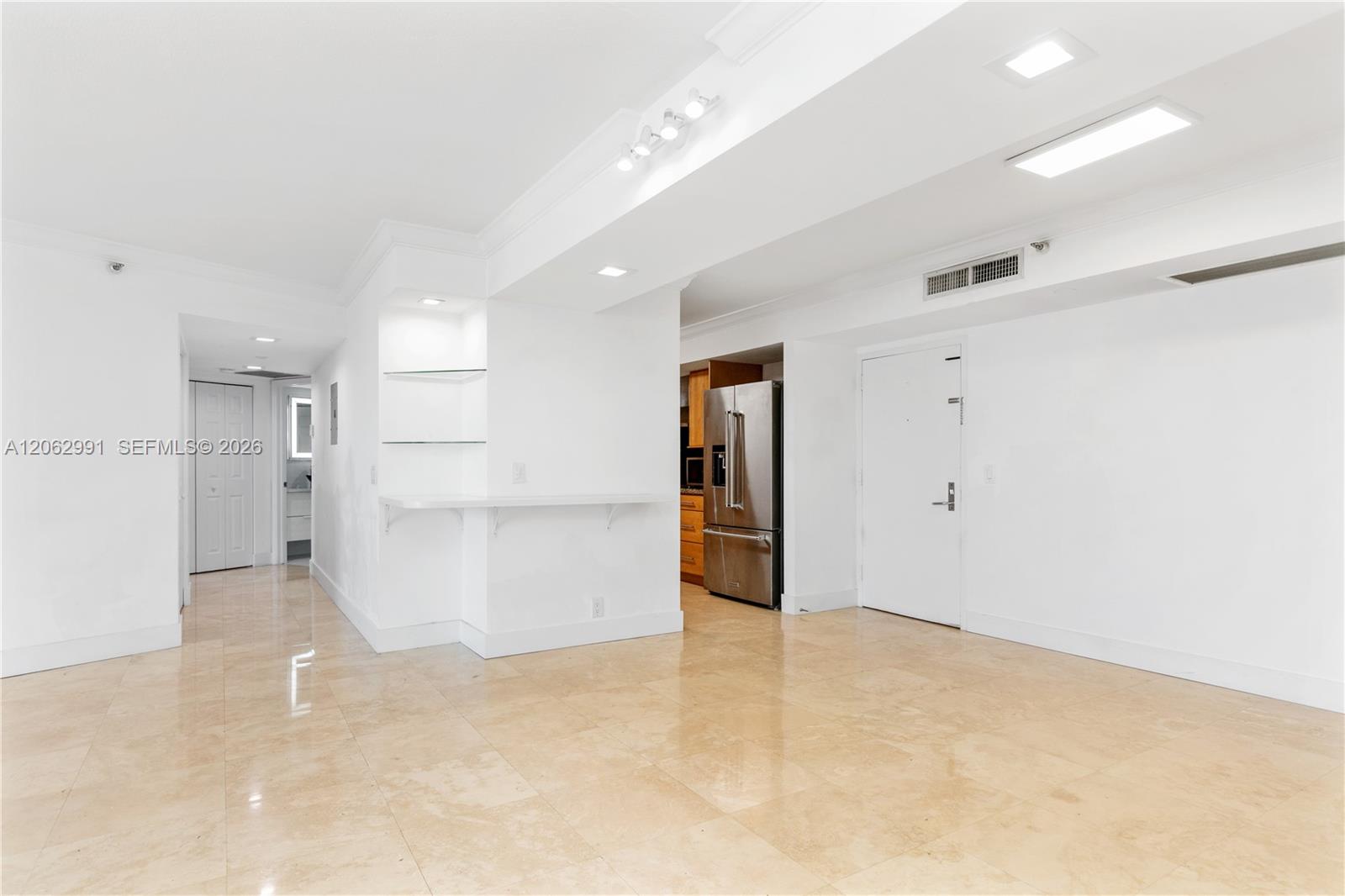 3500 Mystic Pointe Drive